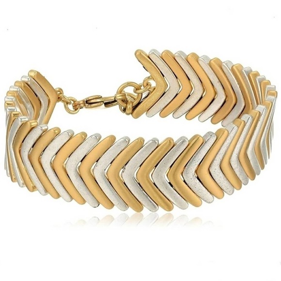 Lucky Brand Brushed Two Tone Arrow V Flex Bracelet new!!! - Picture 1 of 5